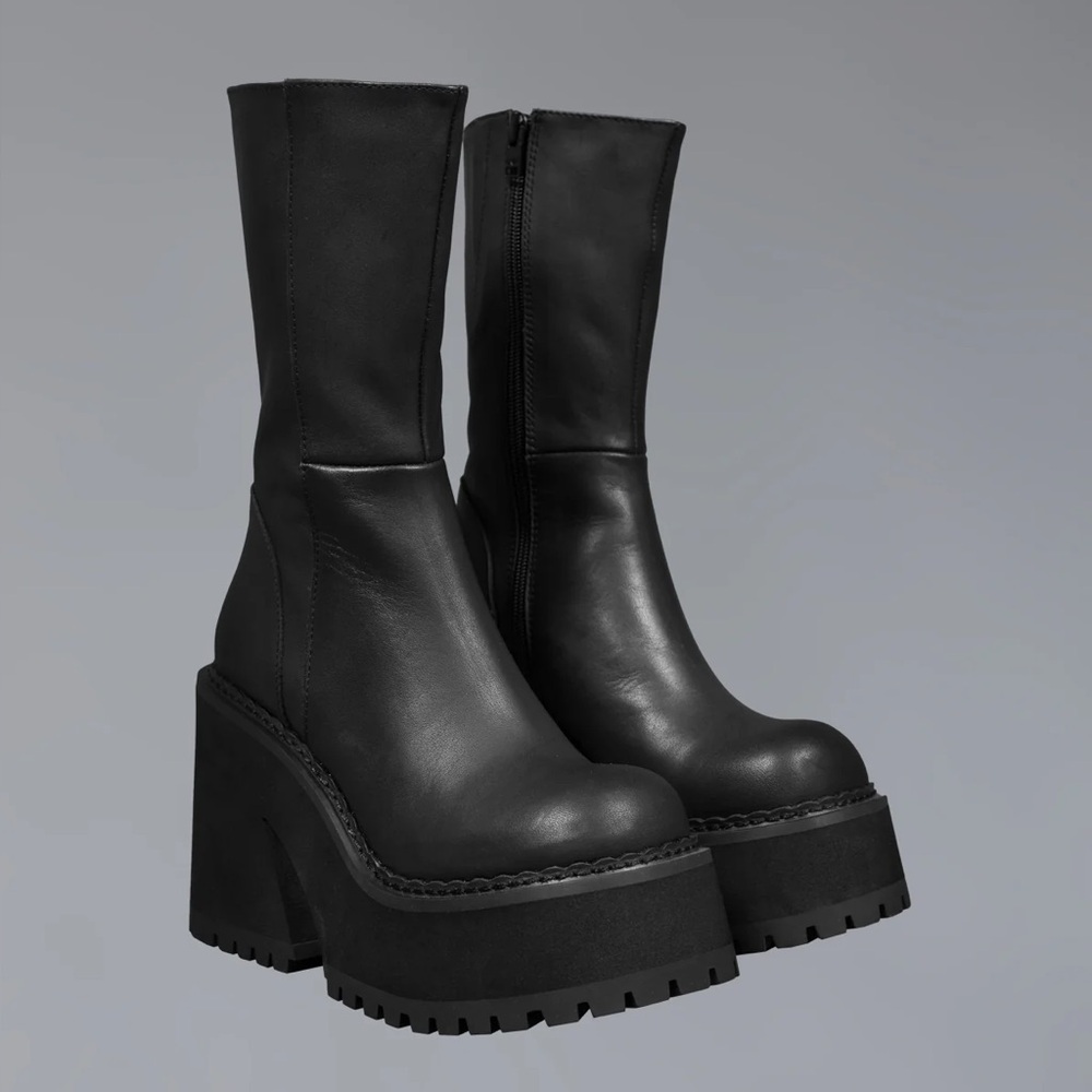 ❤️ SOLD ❤️ Unif Parker Boot, black, chunky platform boot, size 8